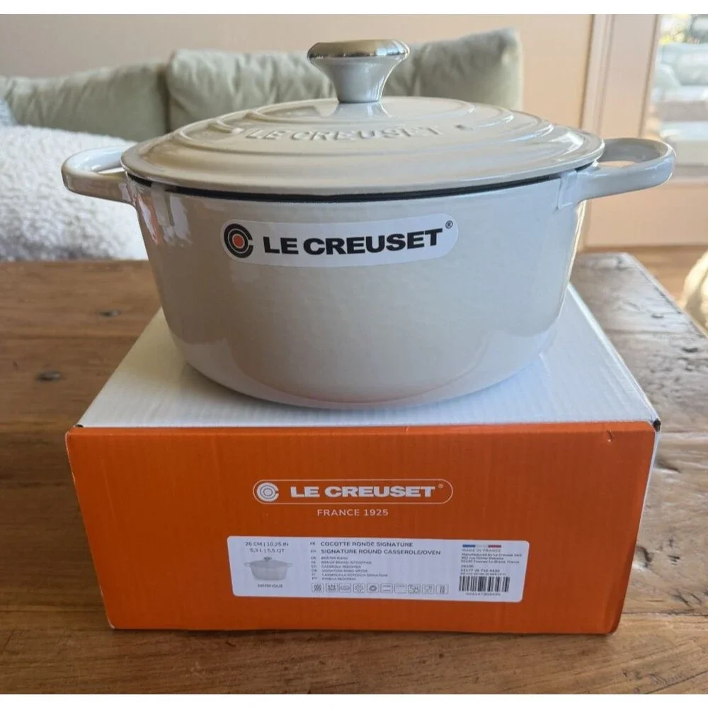 Le Creuset Enameled Cast Iron Round Dutch Oven Casserole 26cm 5.5qt Meringue NEW